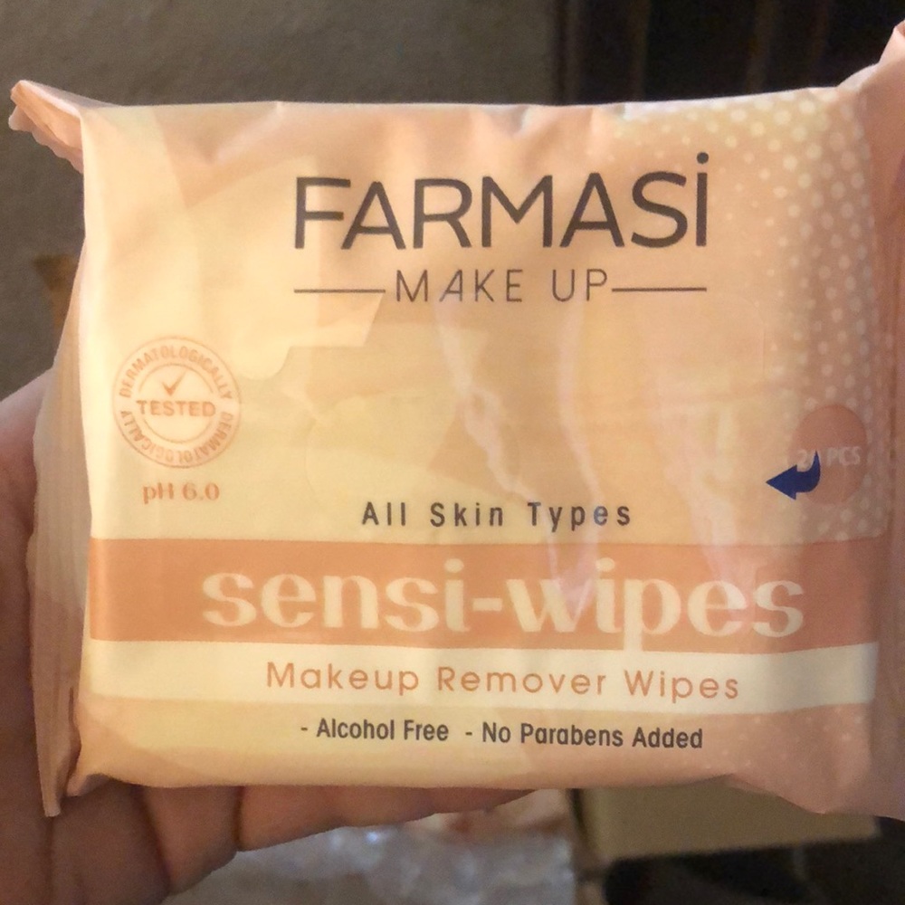 Makeup wipes